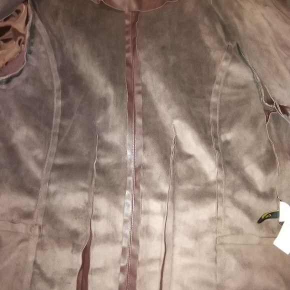 Cute plum colored faux leather jacket size M - Picture 4 of 5